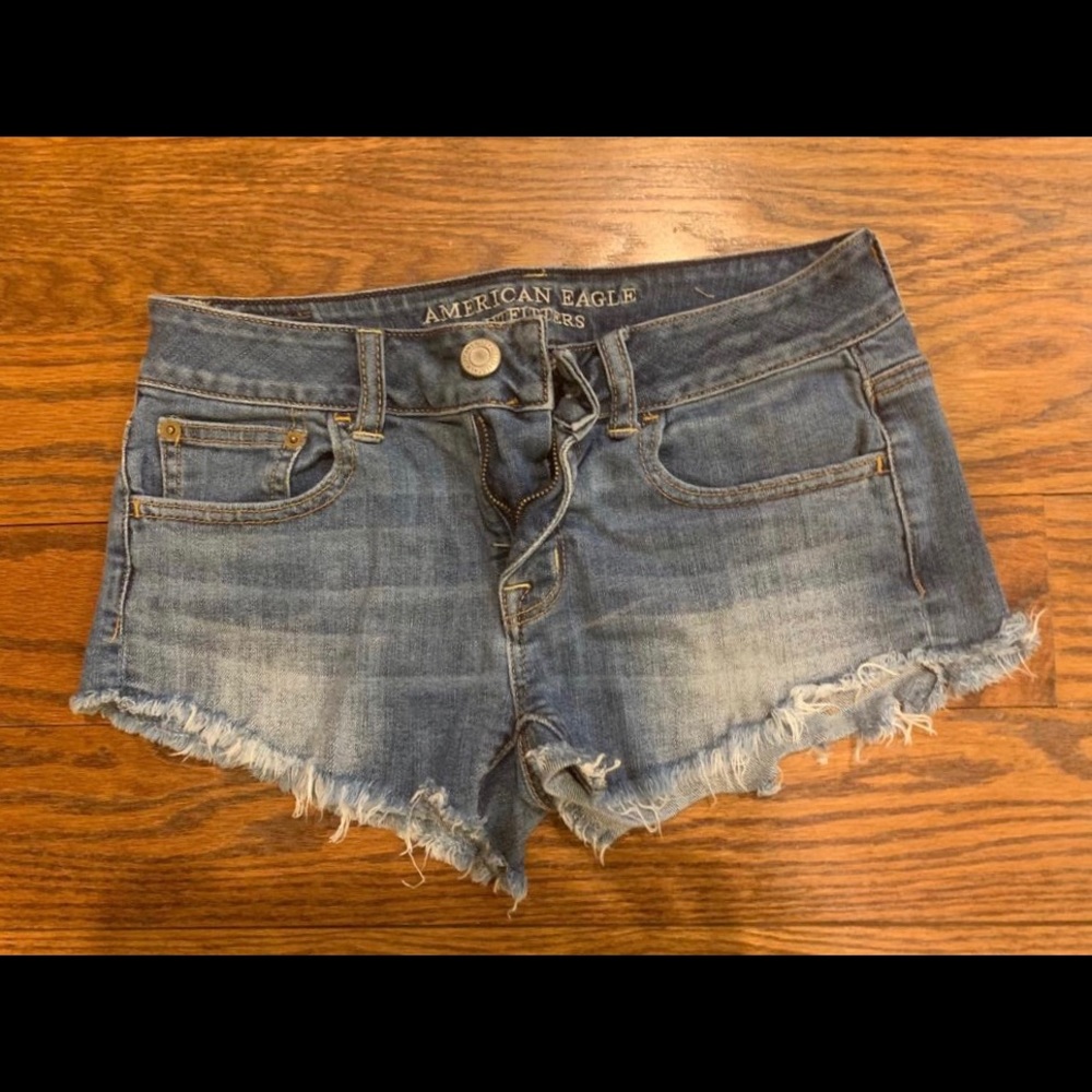 American Eagle light wash jean shorts